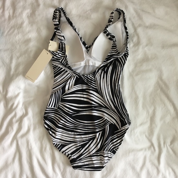 Gottex slimming one-piece swimsuit - NWT - Picture 4 of 7